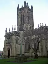 Manchester, Kathedrale, Victoria Street, erbaut im 15. Jahrhundert, seit 1847 
Kathedrale, Turm von 1868 ist 43 Meter hoch (07.12.2011)