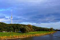 Dresdener Elbtalimpression, aufgenommen am 06.10.2011 vom Fahrgastschiff  August der Starke  aus, welches sich zum Aufnahmezeitpunkt zwischen den Stadtteilen Loschwitz und Blasewitz befand.