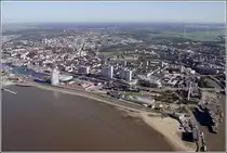 Bremerhaven-Mitte aus einem in rund 300 m H�he fliegenden Tragschrauber fotografiert. 01.10.2011