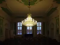 Festsaal mit Rocaille-Ornamentik an den W�nden und einem herrlichen Kronleucheter im Ratzeburger Herrenhaus; 30.12.2011
