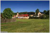 Fhrt man die B175 von Penig nach Waldenburg, durchquert man ungefhr auf halber Strecke das Dorf Schlagwitz, was mit dieser schnen Ortsansicht aufzuwarten hat. Aufgenommen am Vormittag des 09.05.2011