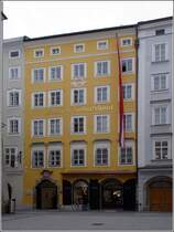 Salzburg. Im Erdgeschoss von Mozarts Geburtshaus ist heute ein Spar-Markt untergebracht. 17.01.2012