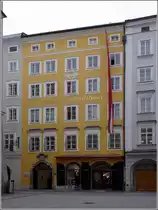 Salzburg. Im Erdgeschoss von Mozarts Geburtshaus ist heute ein Spar-Markt untergebracht. 17.01.2012