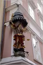 Salzburg, Eckfigur an einem Haus in der Judengasse. 17.01.2012