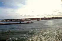 Bornholm, Ausfahrt mit der Autof�hre aus dem gr��ten Hafen der Insel in R�nne, im Aug.1985, Scan vom Dia, Jan.2011