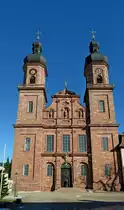 St.Peter im Schwarzwald, die Westfassade der ehemaligen Klosterkirche, erbaut 1724-27 in rotem Sandstein, Jan.2012 