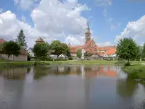 Wolframs-Eschenbach, Ausblick auf die Stadtmauer und Altstadt, Kreis Ansbach 
(17.06.2007)