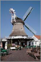 Diese Windmhle in Norderney ist die einzige auf den ostfriesischen Inseln und beherbergt heute ein Restaurant. Aufnahmedatum: 01.04.2007