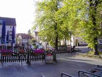 Krefeld-H�ls: Fr�hling am H�lser Markt. Noch sind die Bierg�rten nicht aus dem Winterschlaf erwacht (aber bald ...)