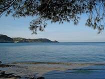 Slowenien, Blick von Stunjan ber einen Teil des Golfes von Triest zur Stadt Piran, Okt.2004 