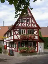 Lauffen, Gasthaus zur Sonne, erbaut im sp�ten 15. Jahrhundert, seit 1861 Gasthof, 
Kreis Heilbronn (10.08.2008)
