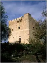 Der Wohnturm der Johanniter in Kolossi wurde im 15. Jahrhundert auf den Resten eines Vorg�ngerbaus errichtet. Scan eines Dias vom Herbst 1989.