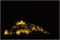 Die auf einem Felsen errichtete kleine Kirche Profitis Elias in Protaras wird nachts angestrahlt. Scan eines Dias vom Herbst 1989.