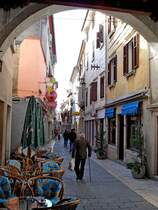 Koper, Blick in eine der Altstadtgassen, Okt.2004