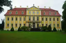 Schloss Rammenau, erbaut von 1721 bis 1731 durch Ernst Ferdinand von Knoch, 
Architekt Johann Christopf Kn�ffel, Kreis Bautzen (22.07.2011)