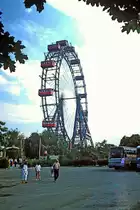 Wien, das Riesenrad im Prater, 1897 aufgebaut, war damals mit 65m H�he das gr��te der Welt, Scan von einem 1986 aufgenommenen Dia, M�rz 2012
