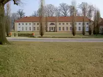 Schloss Paretz, erbaut 1797 durch Kronprinz Friedrich Wilhelm , Architekt David 
Gilly, fr�hklassizistisches Landschloss, Kreis Havelland (17.03.2012)