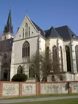 Halle, St. Franziskus Kirche, katholische Probsteikirche, erbaut von 1893 bis 
1896 nach Pl�nen von Arnold G�ldenpfennig im neugotischen Stil (15.03.2012)