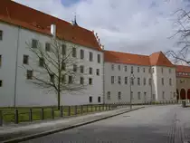 Finsterwalde, Renaissance Schloss, erbaut ab dem 15. Jahrhundert, heute Sitz 
der Stadtverwaltung (02.04.2012)