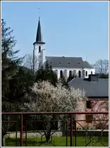 Die Kirche von Kautenbach im Fr�hling. 03.04.2012 (Jeanny)