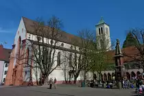 Freiburg im Breisgau, die katholische St.Martin-Kirche auf dem Rathausplatz stammt von 1262, M�rz 2012