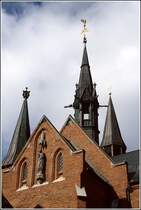 Turm der kath. Kirche auf Borkum. Scan eines Dias vom April 2005.