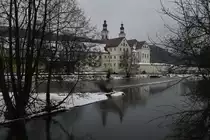 Kloster Pielenhofen, gegr�ndet 1240 durch die Herren von Hohenfels und von 
Ehrenfels, heute Internat der Regensburger Domspatzen, Kreis Regensburg 
(17.02.2012)
