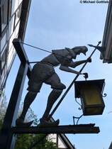 Essen-Kettwig - der Nachtwcher am Aufstieg auf den Kirchberg (April 2012)