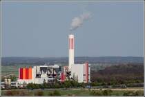 Die Mllverbrennungsanlage (Mllheizkraftwerk) in Bremerhaven. Am 21.04.2007 aus knapp 3 km Entfernung fotografiert.