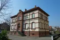 Freiburg im Breisgau, diese ehemalige Schule steht im Stadteil St.Georgen, erbaut 1891, M�rz 2012