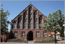 Aus der Propstei in Uelzen haben die PastorInnen nur wenige Meter bis zum Haupteingang der St.-Marien-Kirche, aus dem diese Foto entstand, zurckzulegen. Aufnahmedatum: 05.06.2007 