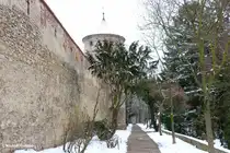 N�rdlingen - die Stadtmauer mit Graben von au�en ist vollst�ndig erhalten (Januar 2012)