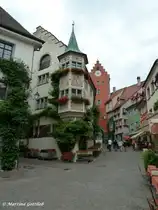 Meersburg am Bodensee: Altstadt mit Blick zum Obertor am Gasthaus  Zum B�ren  vorbei (August 2010)