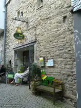 Essen-Kettwig, Ruhrstra�e in der Altstadt: dort gibt es  Zum Froschk�nig  - lohnt sich (April 2012)