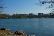 Freiburg im Breisgau, Blick ber den Moosweiher auf den Stadtteil Landwasser, Mrz 2012