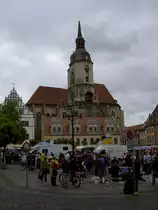Naumburg, Wenzelskirche am Markt, sp�tgotisch, erbaut ab 1426, Kirchturm 72 Meter 
hoch (13.05.2012)