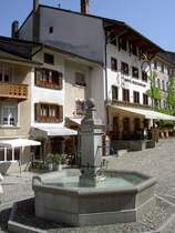 Greyerz, Marktbrunnen an der Marktgasse (28.05.2012)