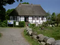 Middelhagen, Schulmuseum, er�ffnet am 1.8.1986 im ehemaligen K�sterhaus (21.05.2012)