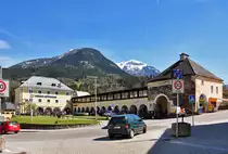 Berchtesgaden - Gesch�ftshaus und Bank am  Fischerbichl  - 26.04.2012