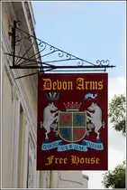 Teignmouth, Wirtshausschild des  Devon Arms . 28.05.2012