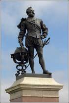 Plymouth, The Hoe. Auch Sir Francis Drake ist hier ein Denkmal gewidmet. 29.05.2012