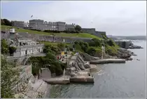 Die Terrassen am Hoe mit der Royal Citadel im Hintergrund. 29.05.2012