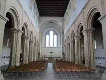 Thalb�rgel, ehem. Benediktinerklosterkirche, erbaut 1142 bis 1174, dreischiffige 
kreuzf�rmige Pfeilerbasilika mit f�nf Apsiden (13.06.2012)