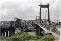 Die beiden Br�cken �ber den Tamar verbinden Devon (Plymouth) und Cornwall (Saltash, im Hintergrund). Links ist die 1859 fertiggestellte Royal Albert Bridge zu sehen, �ber die der Eisenbahnverkehr l�uft. Rechts ist die 1961 fertiggestellte Tamar-Bridge f�r den Stra�enverkehr �m Bild. 30.05.2012