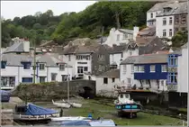 Polperro. Unter der Br�cke am Hafen kommt der kleine Fluss Pol heraus, der bei Polperro im �rmelkanal m�ndet. 31.05.2012