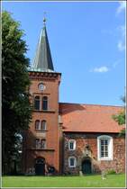 Die St. Laurentius-Kirche in Dedesdorf. 30.06.2012