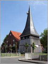 Die St. Matthias-Kirche in Jork. 23.05.2012