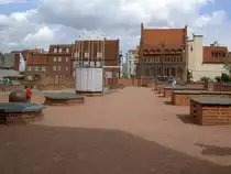 Wismar, Marienkirchplatz mit Archidiakonat (12.07.2012)