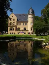 Die Villa Jahr im Geraer Stadtteil Heinrichsgr�n hat auch schon eine wechselvolle geschichte hinter sich, obwohl gerade mal 100 Jahre alt, war sie nach dem Krieg Wohnung des russischen Stadtkommandanten und Kinderheim. Zur BUGA 2007 Bestandteil der Ausstellung und entsprechend renoviert, ist sie derzeit wieder mal ohne Nutzung. �ber eine Verwendung als Jugendherberge wird nachgedacht..... 
09.06.2007