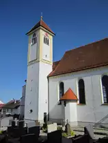 Markt Wald, Maria Himmelfahrt Kirche, Turm mit Zeltdach, erbaut Ende des 15. Jahrhundert, umgestaltet von 1727 bis 1730 durch Michael Stiller (18.07.2012)